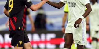 Manchester City बहुत बड़े मुसीबत को पार कर गई  