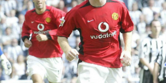 Neville ने जोर्गिनहो की तुलना स्कोल्स से की  