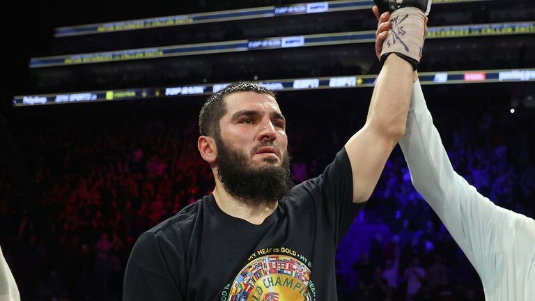 Artur Beterbiev defeats Callum Smith To Retain All 3 Titles  