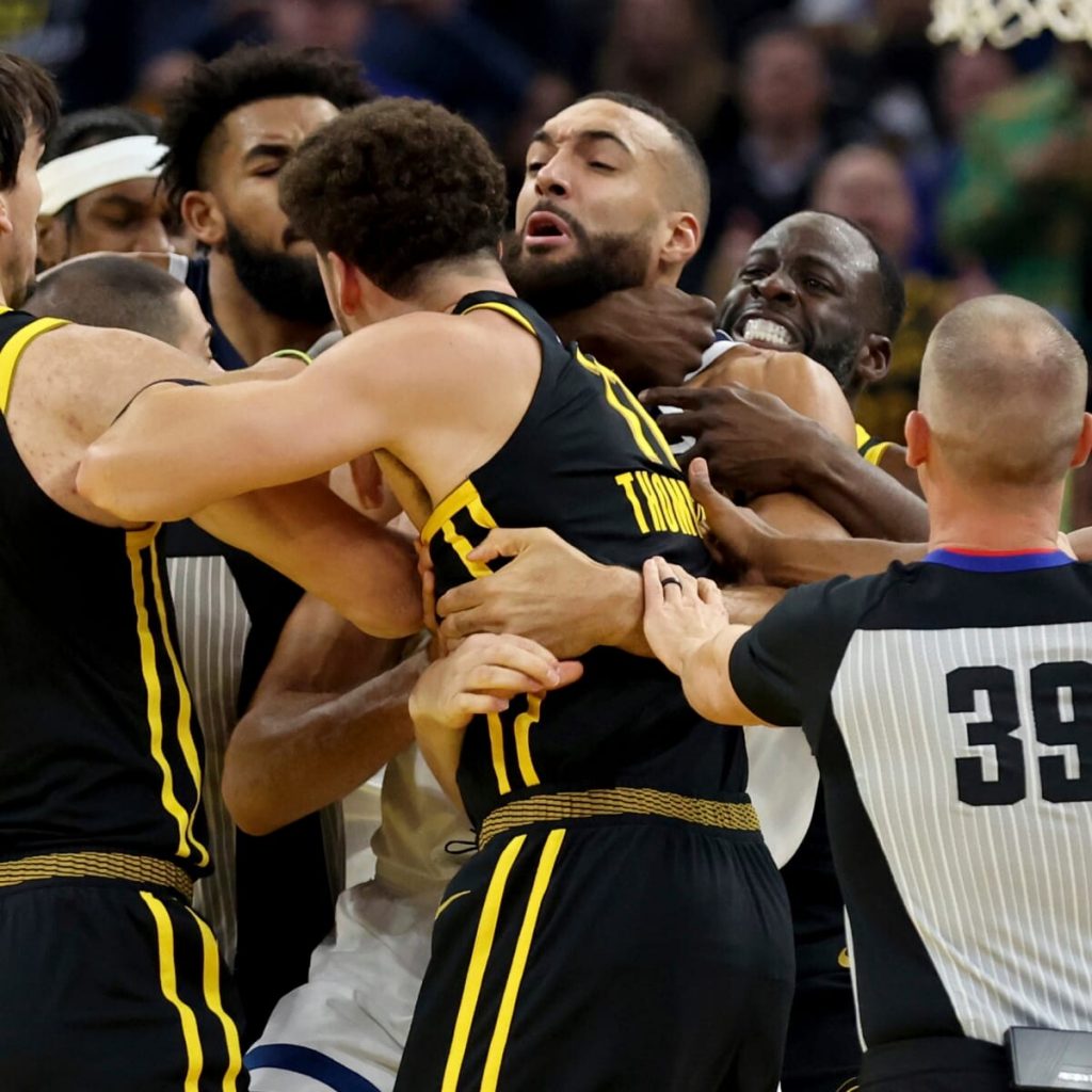 Blazers trolled Draymond Green by displaying this stat  