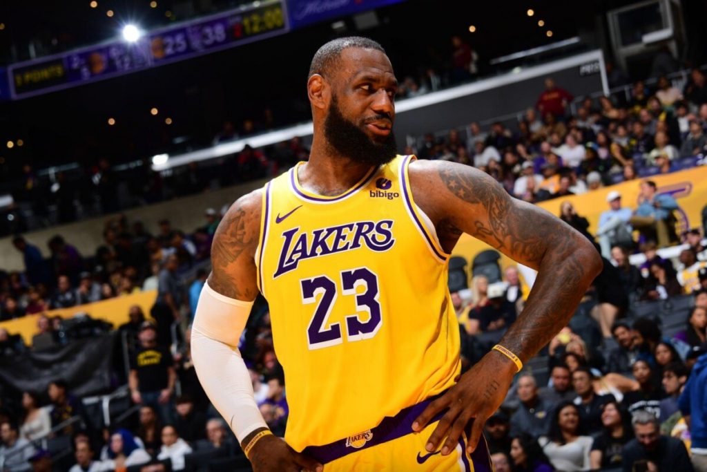 5 Oldest Players in NBA History to Record A Triple Double  