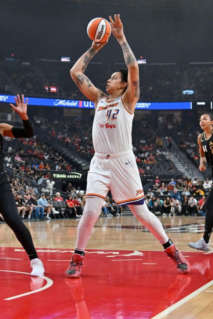 Top 10 Tallest Female Players in the History of WNBA  