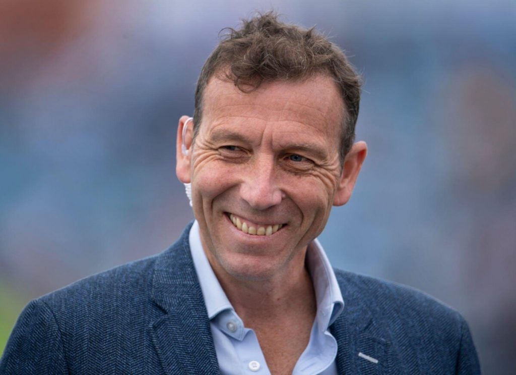 5 Cricket Commentators Who Became The Voices of Cricket  