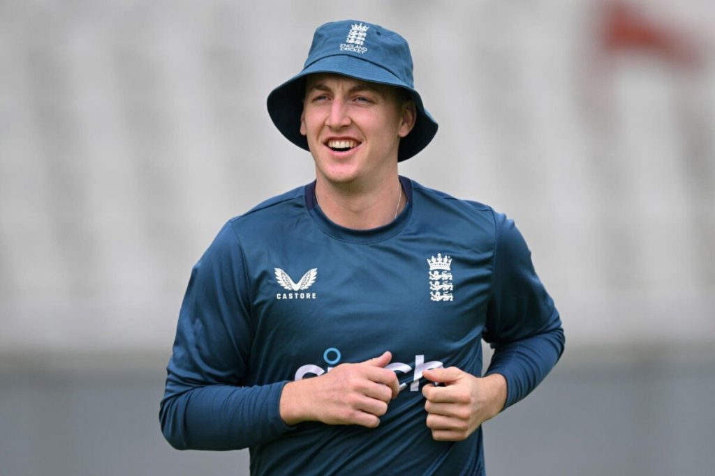 Saud Shakeel's Batting Record  Equals Bradman's Run Tally  