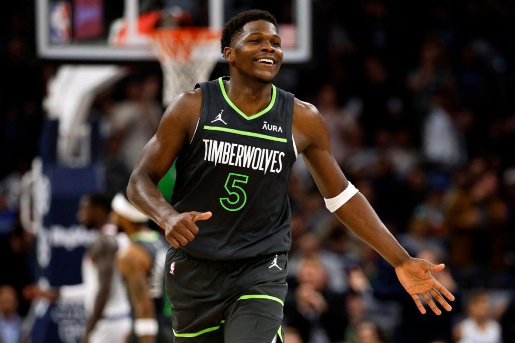 5 Youngest NBA Players to Reach 500 3-Pointers  