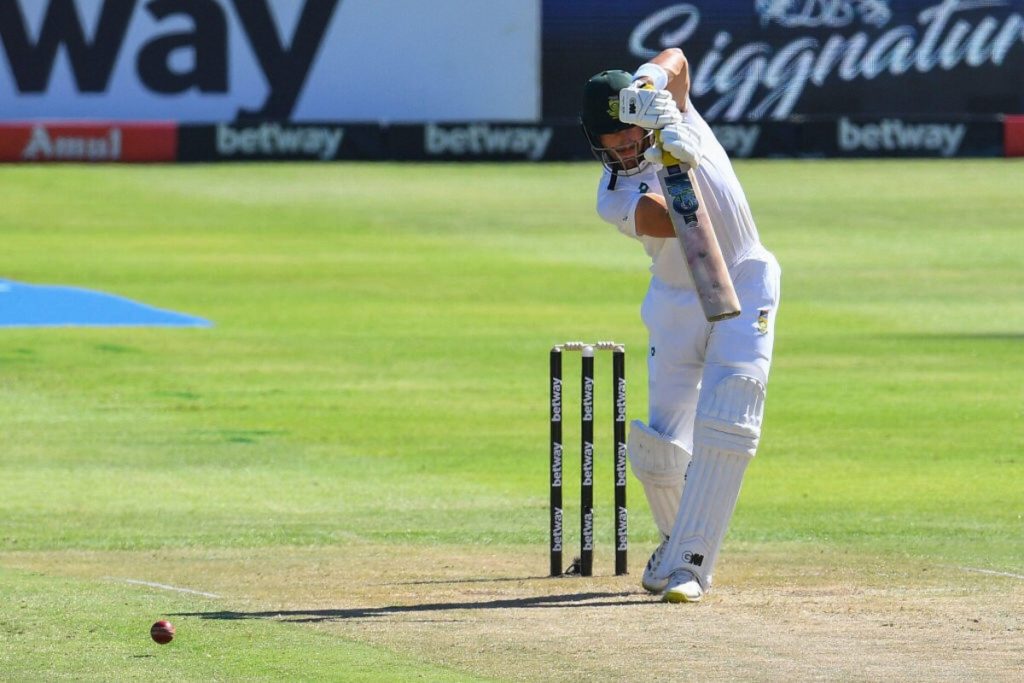 Dramatic Match Swing & Unwanted Records at Newlands  