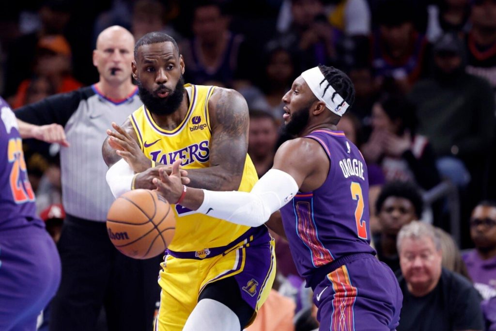 "INSANE!!!"- LeBron James amazed at the GTA 6 Trailer  