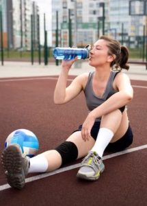 Tips to stay hydrated for athletes to boost performance Tips to stay hydrated for athletes to boost performance