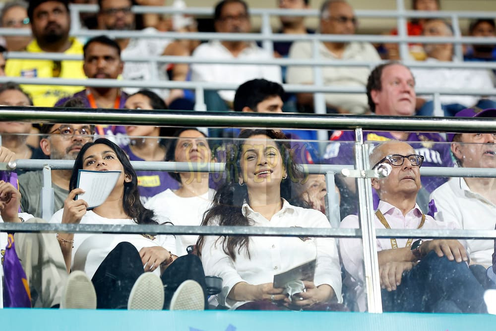 शाहरुख की खुशी, काव्या के आसूं, इन 10 तस्वीर में देखिए IPL Final में KKR की जीत  