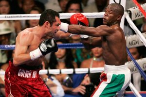 महान मुक्ककेबाज Floyd Mayweather Jr की सबसे बड़ी जीत  