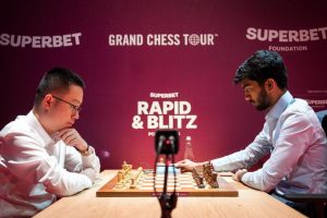 Superbet Blitz में प्रग्गनानंद ने दे दी नंबर 1 चेस खिलाड़ी कार्लसन को पटखनी  