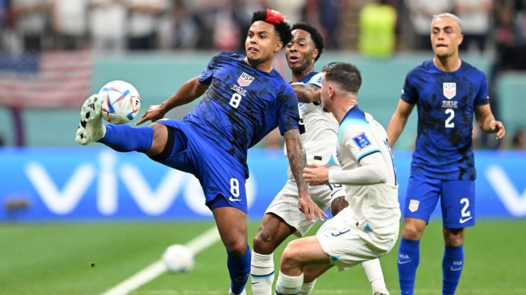 फुटबॉल को शुद्ध हिंदी में क्या कहा जाता है? सॉकर का हिंदी और संस्कृत नाम जानिए  