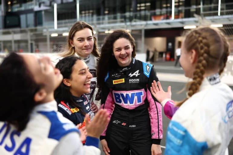 2024 F1 ACADEMY में कितनी टीमें है? क्या है Schedule, कहां होगी रेस? जाने सबकुछ  