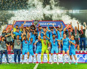 मुंबई सिटी के सिर चढ़ा ISL का ताज, बगान को 3-1 से दी करारी मात  