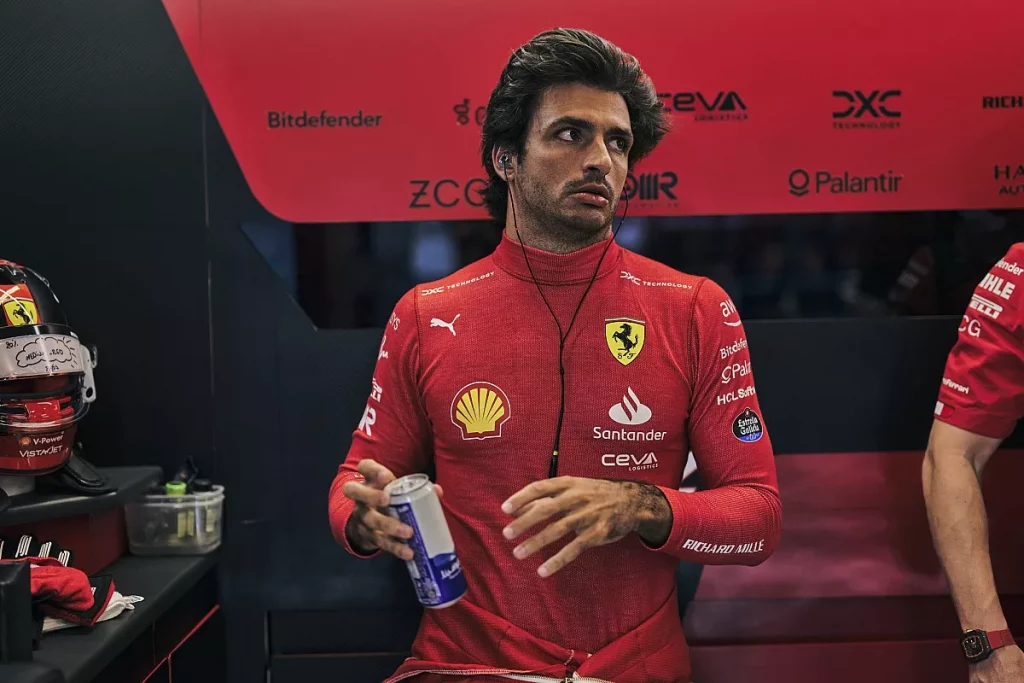 Carlos Sainz को लगा झटका, Mercedes में Hamilton की जगह लेगा यह F2 ड्राइवर!  