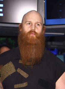 Erick Rowan re-signs with WWE  