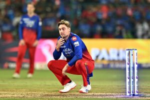 Sunil Gavaskar Slams English Players Leaving IPL, Asks BCCI for Punishment  