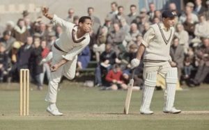 गाली से हुआ था Cricket में 'Chinaman' बॉलिंग स्टाइल का जन्म, जानिए पूरी कहानी  