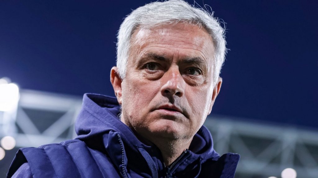Jose Mourinho Agrees Two-Year Deal with Fenerbahce Jose Mourinho Agrees Two-Year Deal with Fenerbahce