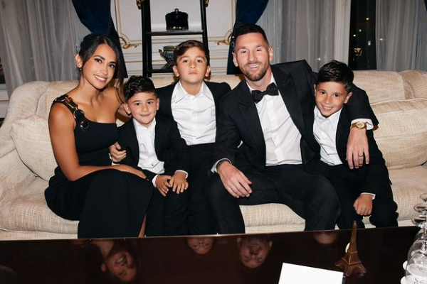 Lionel Messi ने खास तरीके से मनाया जन्मदिन, पत्नी ने शेयर की फैमिली फोटो  