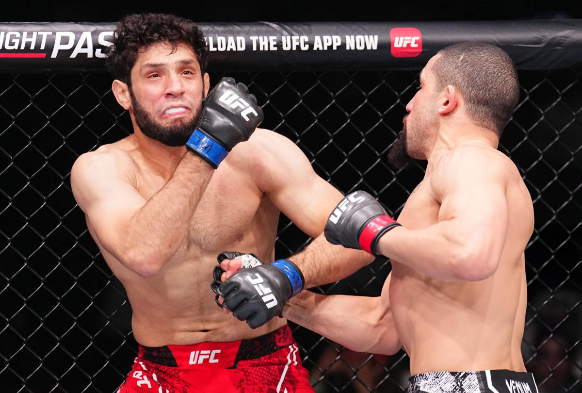 Ikram Aliskerov issues statement after losing to Robert Whittaker  