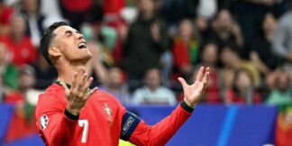 Erik Ten Hag Responds to Ronaldo's Criticism: "He's Far from Manchester"  