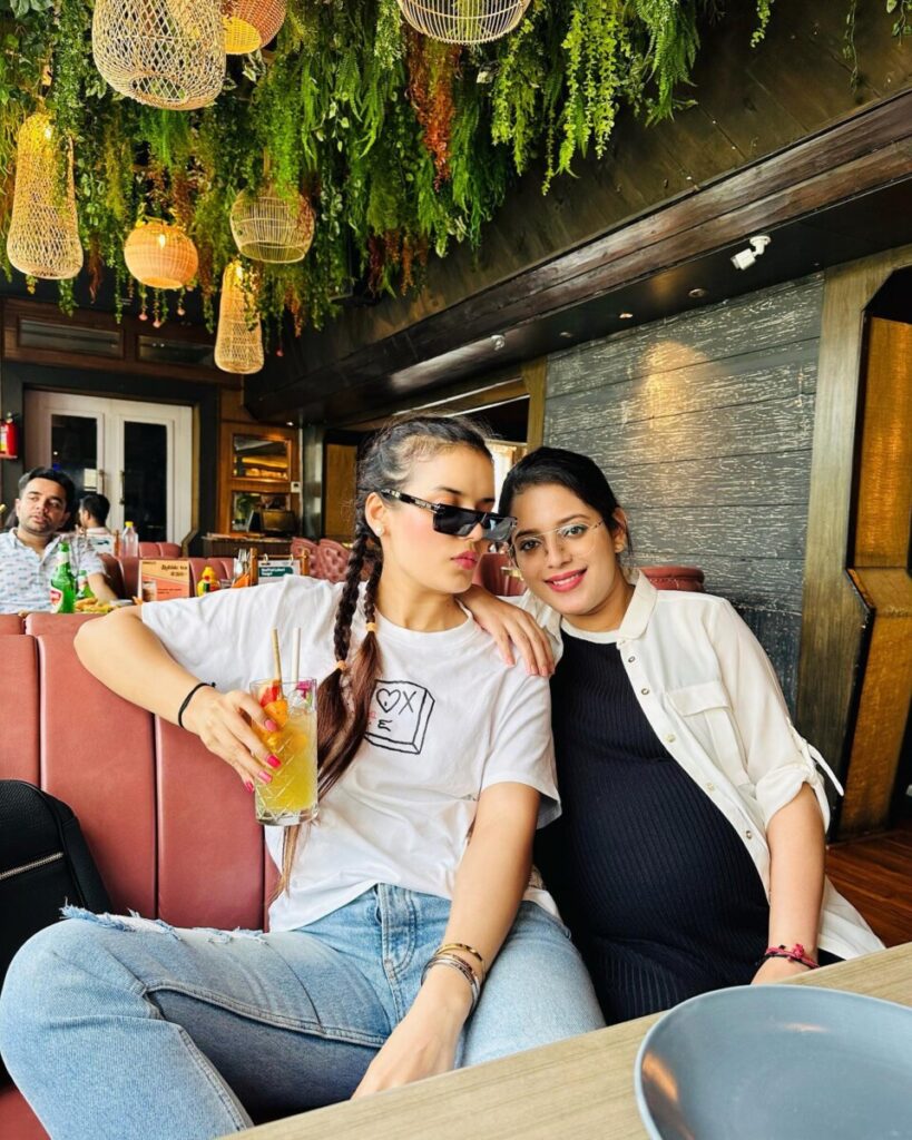 Rishabh Pant की गर्लफ्रेंड देखी क्या, फोटो देख आप भी कहेंगे क्या बात है!  