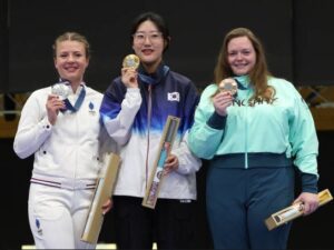 Manu Bhaker Falls Short of Historic Three-peat Manu Bhaker Falls Short of Historic Three-peat