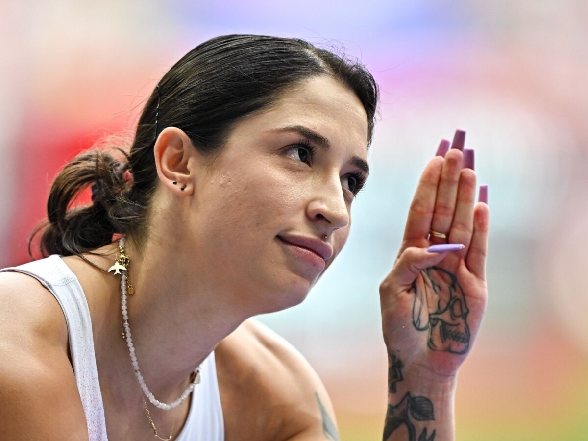 IShowSpeed Challenges Olympic Sprinter Ewa Swoboda to 100-Meter Race  