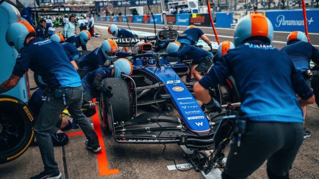 F1 Summer break: सीज़न के बीच में रेसिंग एक महीने के लिए बंद क्यों हो जाती है?  