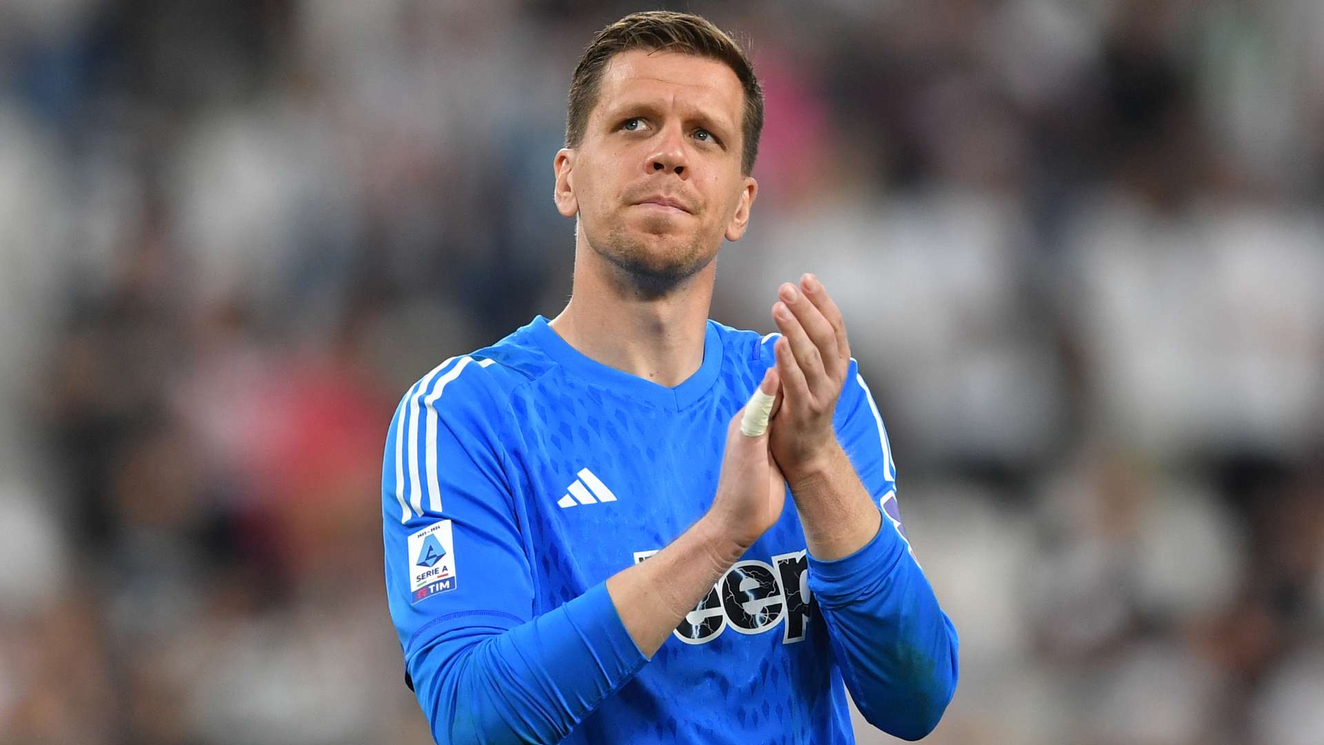 Ex-Arsenal goalkeeper Szczesny announces shock retirement  