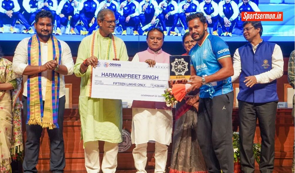 ओडिशा के सीएम ने कांस्य पदक के लिए Indian Mens Hockey Team को सम्मानित किया  