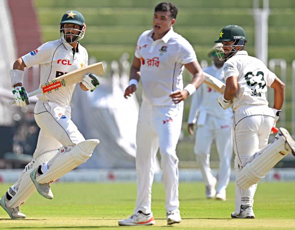 Masood, Ayub prop up Pakistan  
