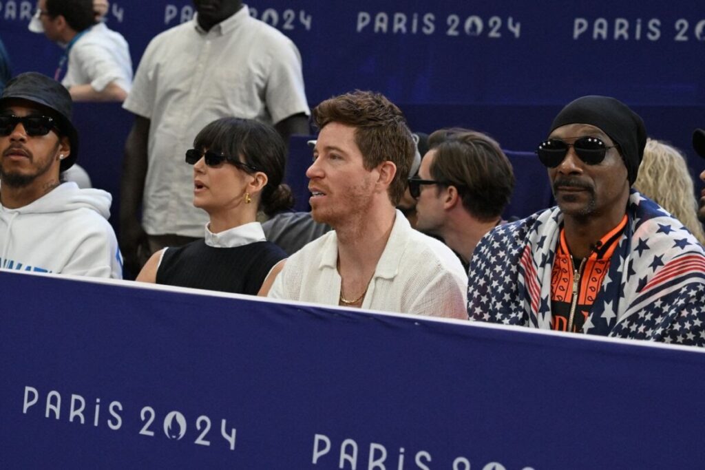 मस्ती के मूड में है Lewis Hamilton, नीना डोबरेव और स्नूप डॉग के साथ हुए स्पॉट  