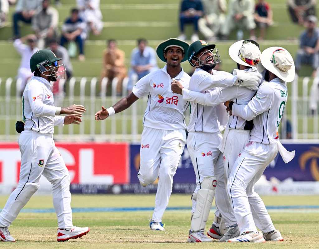 Pakistan in a pickle as Bangladesh take five wickets  