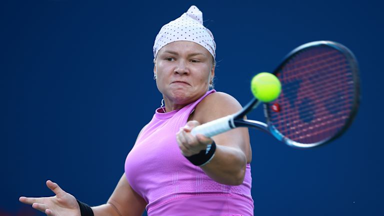 Top-seeded Coco Gauff tumbles out of National Bank Open, falling 6-4, 6-1 to Diana Shnaider  