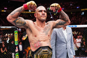 Alex Pereira announces return to middleweight following Dricus Du Plessis' win Alex Pereira announces return to middleweight following Dricus Du Plessis' win