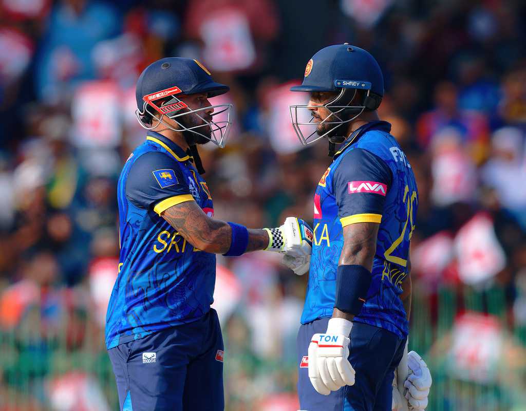 Fernando, Mendis help Sri Lanka to 248  