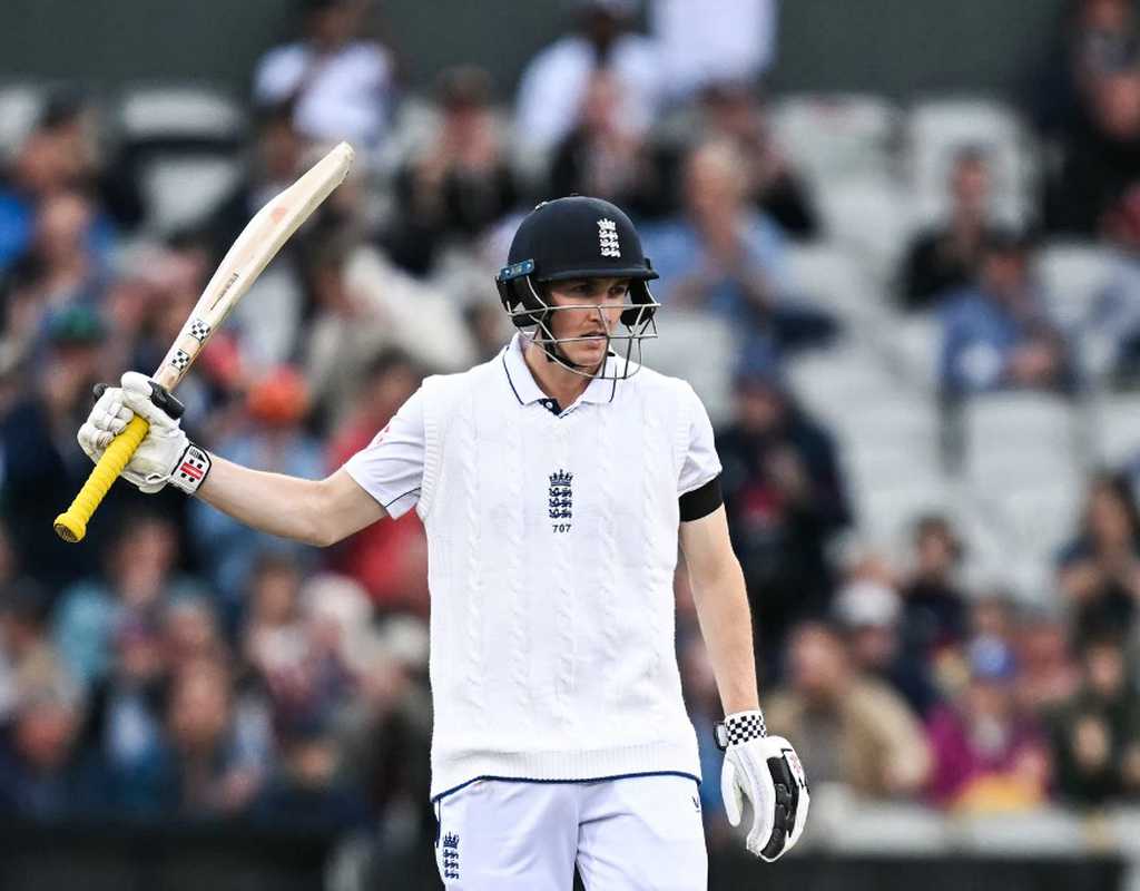 Asitha Fernando, Harry Brook shine in eventful session  