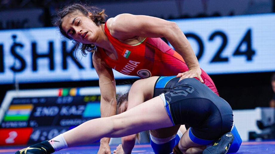 कुश्ती से संन्यास लेने वाली थीं Vinesh Phogat, WFI के साथ क्या विवाद था? जानें कुश्ती से संन्यास लेने वाली थीं Vinesh Phogat, WFI के साथ क्या विवाद था? जानें
