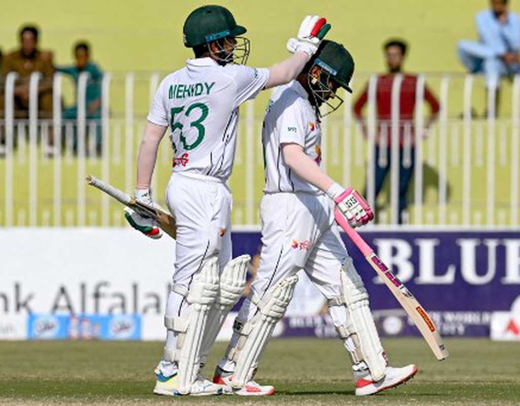 Mushfiqur puts Bangladesh in driver's seat in Rawalpindi  