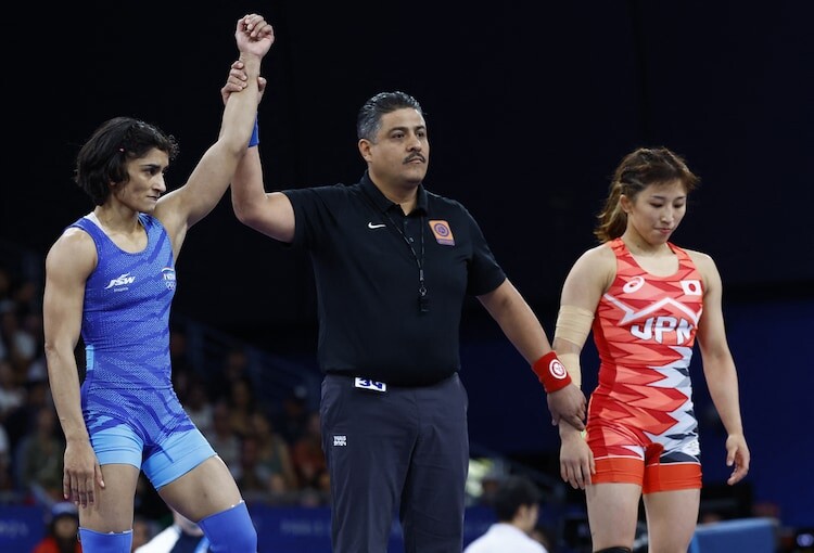 कुश्ती से संन्यास लेने वाली थीं Vinesh Phogat, WFI के साथ क्या विवाद था? जानें कुश्ती से संन्यास लेने वाली थीं Vinesh Phogat, WFI के साथ क्या विवाद था? जानें