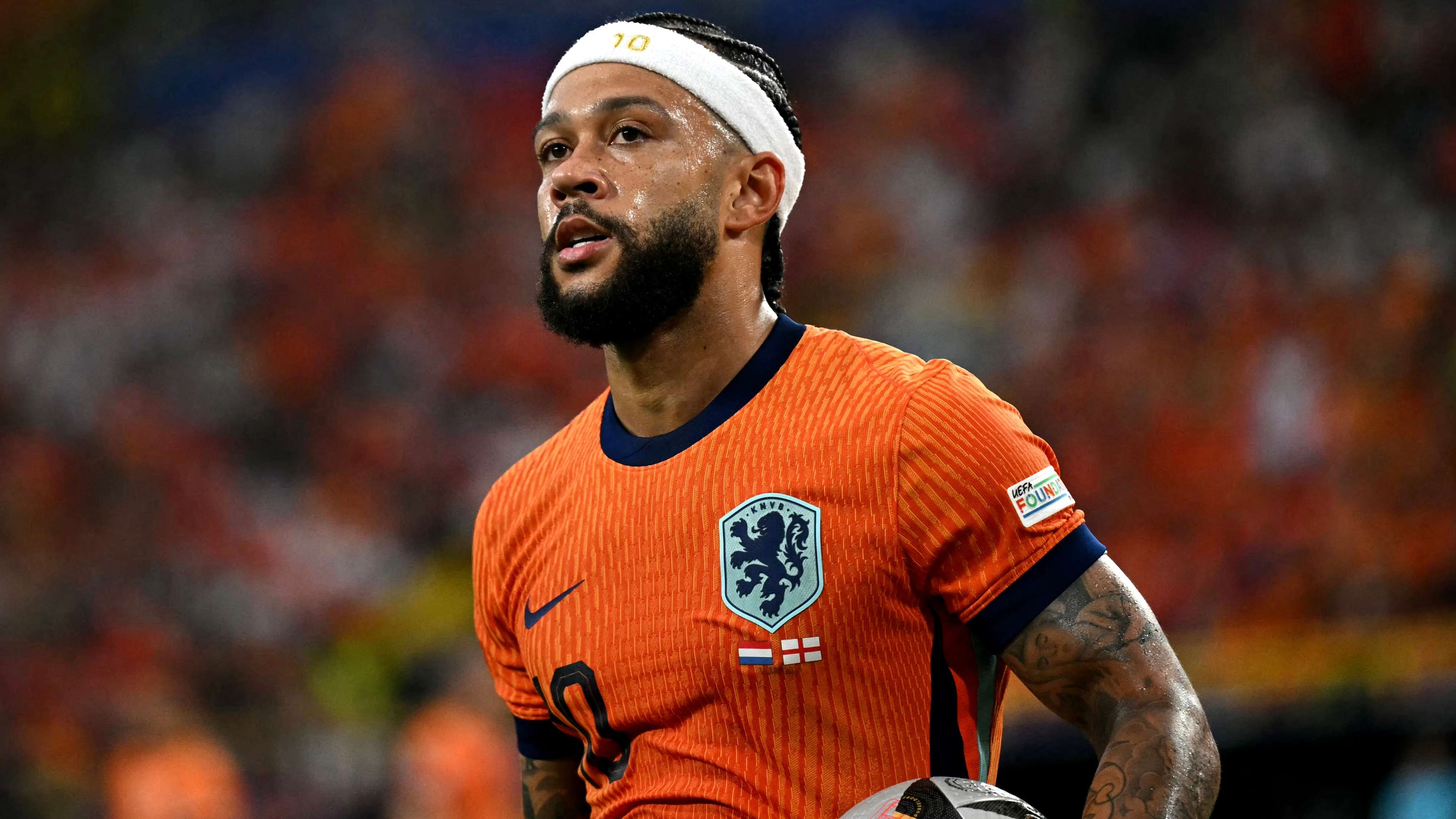 Ex-Man Utd flop Depay set to leave Europe in shock transfer  