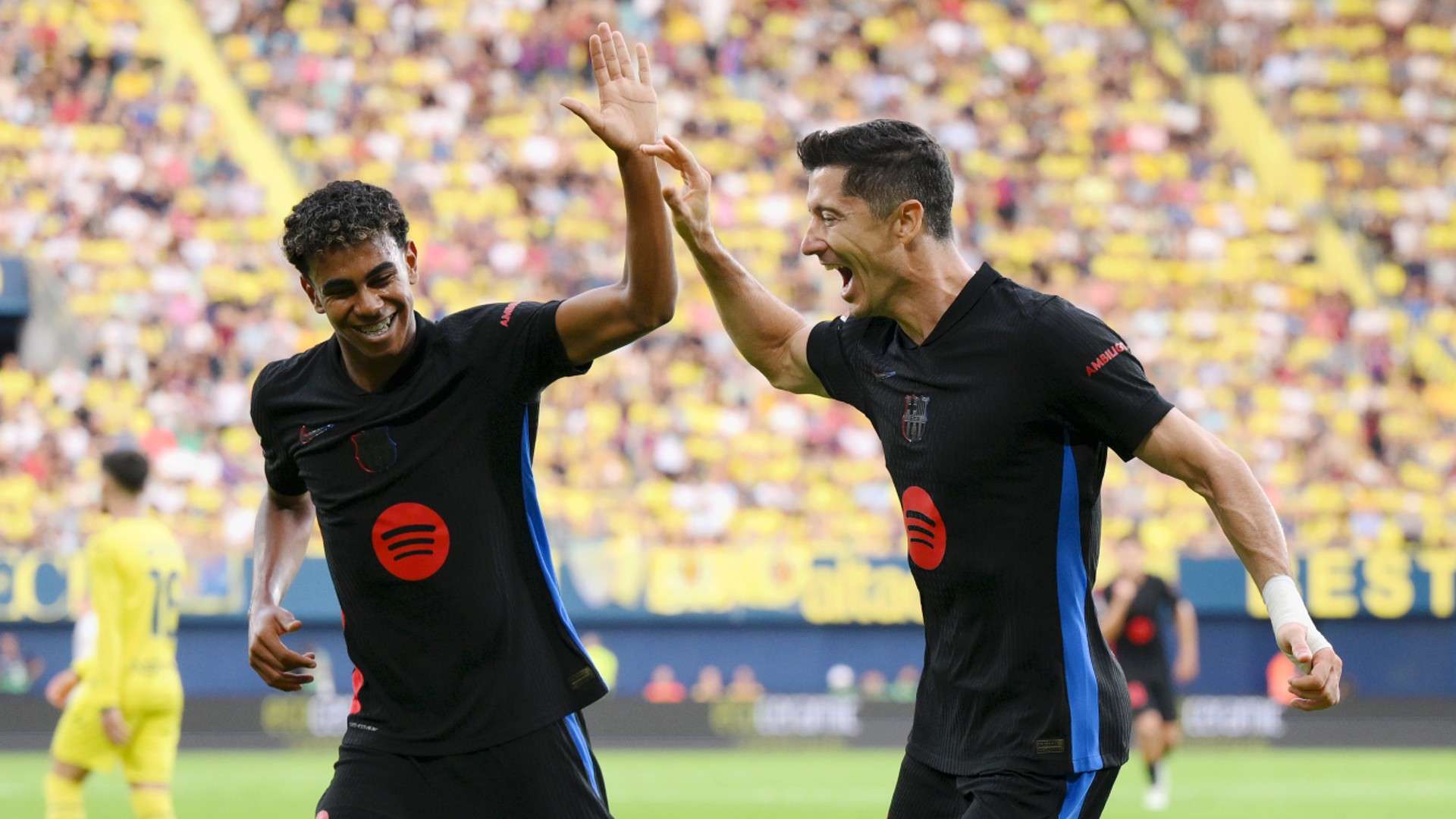 'Best winger in the world' - Lewandowski praises Yamal  