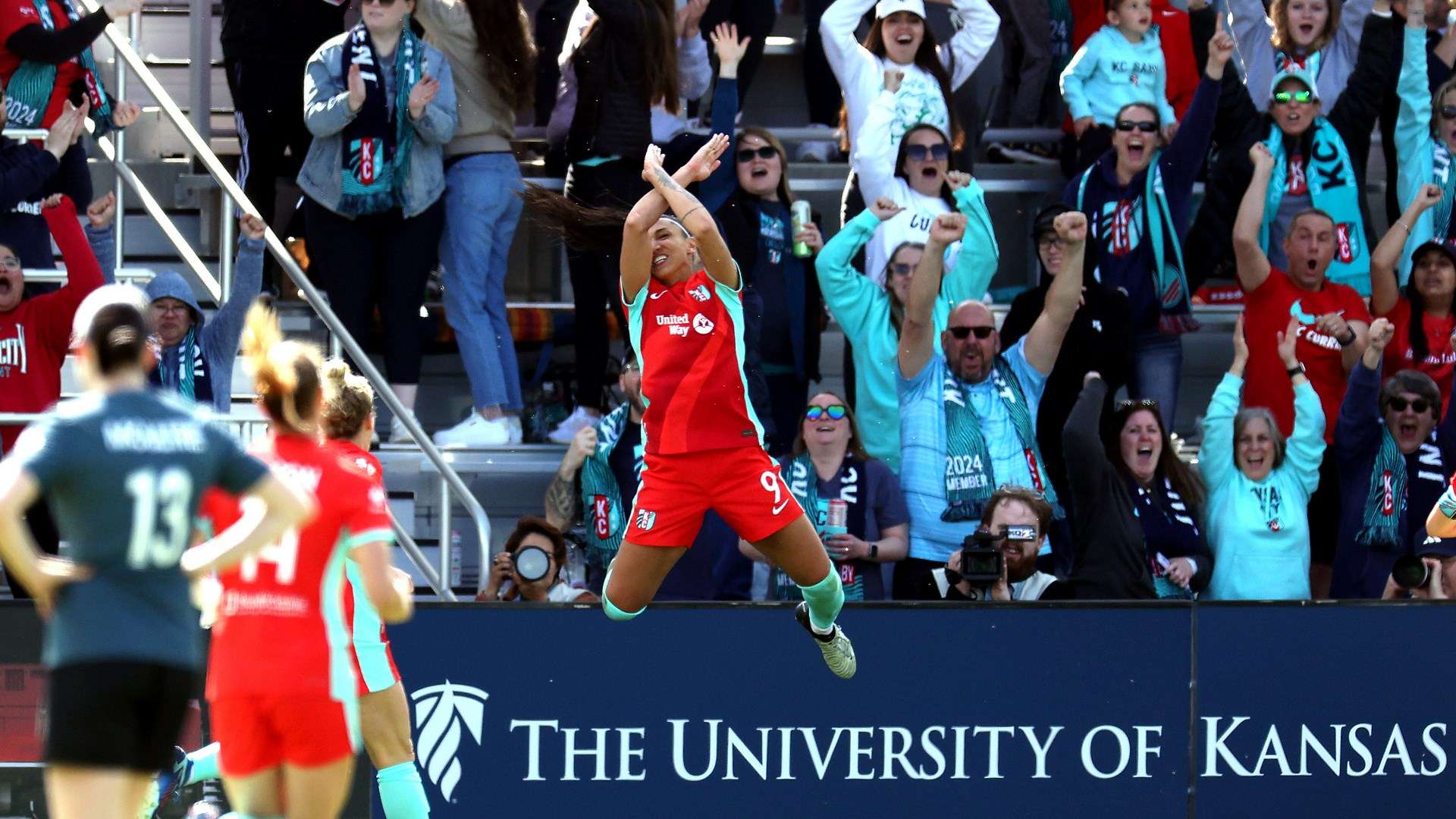 Game on: NWSL's best offensive team vs. best defensive team  