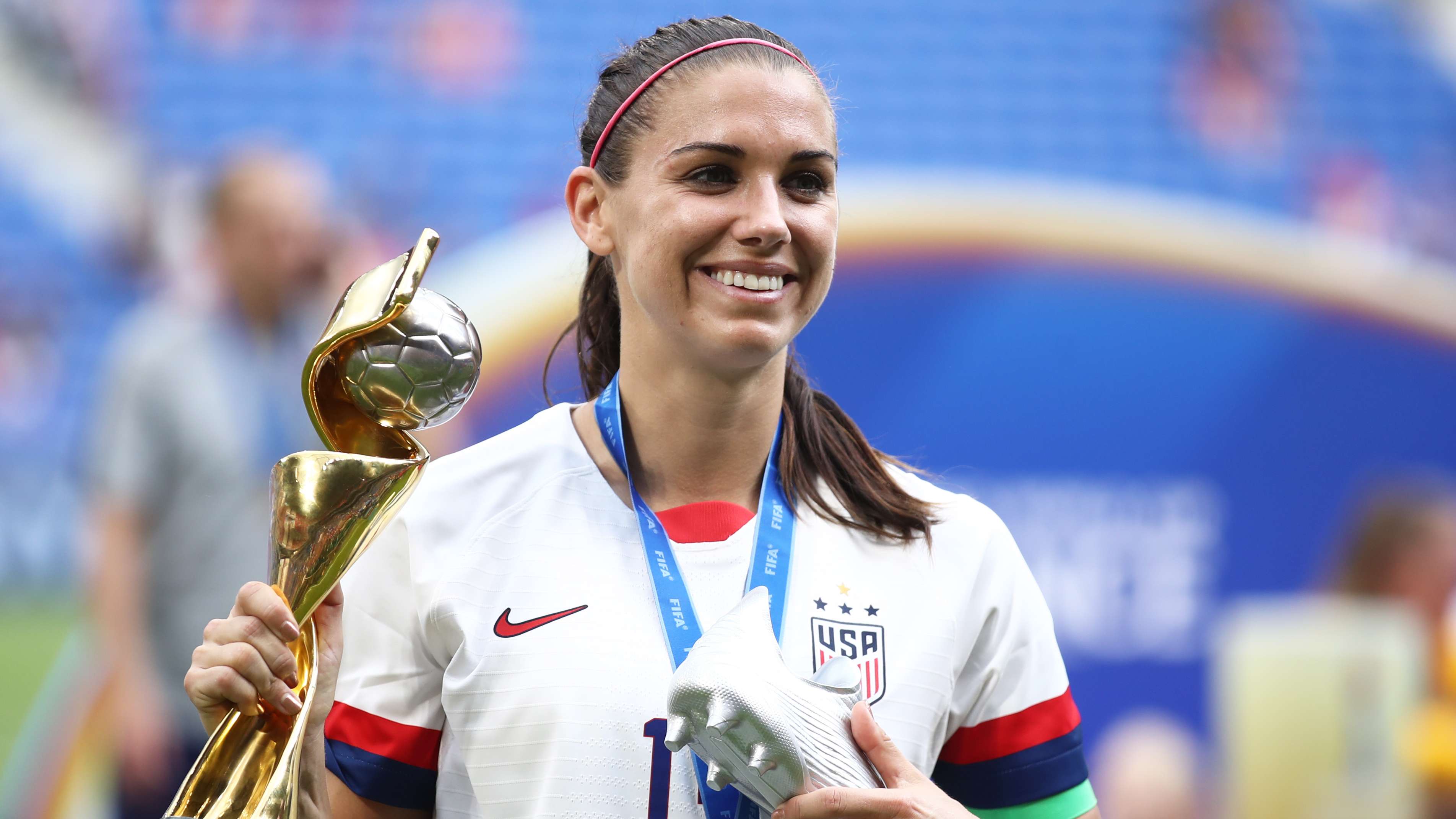 Social media reacts to USWNT legend Alex Morgan retiring  