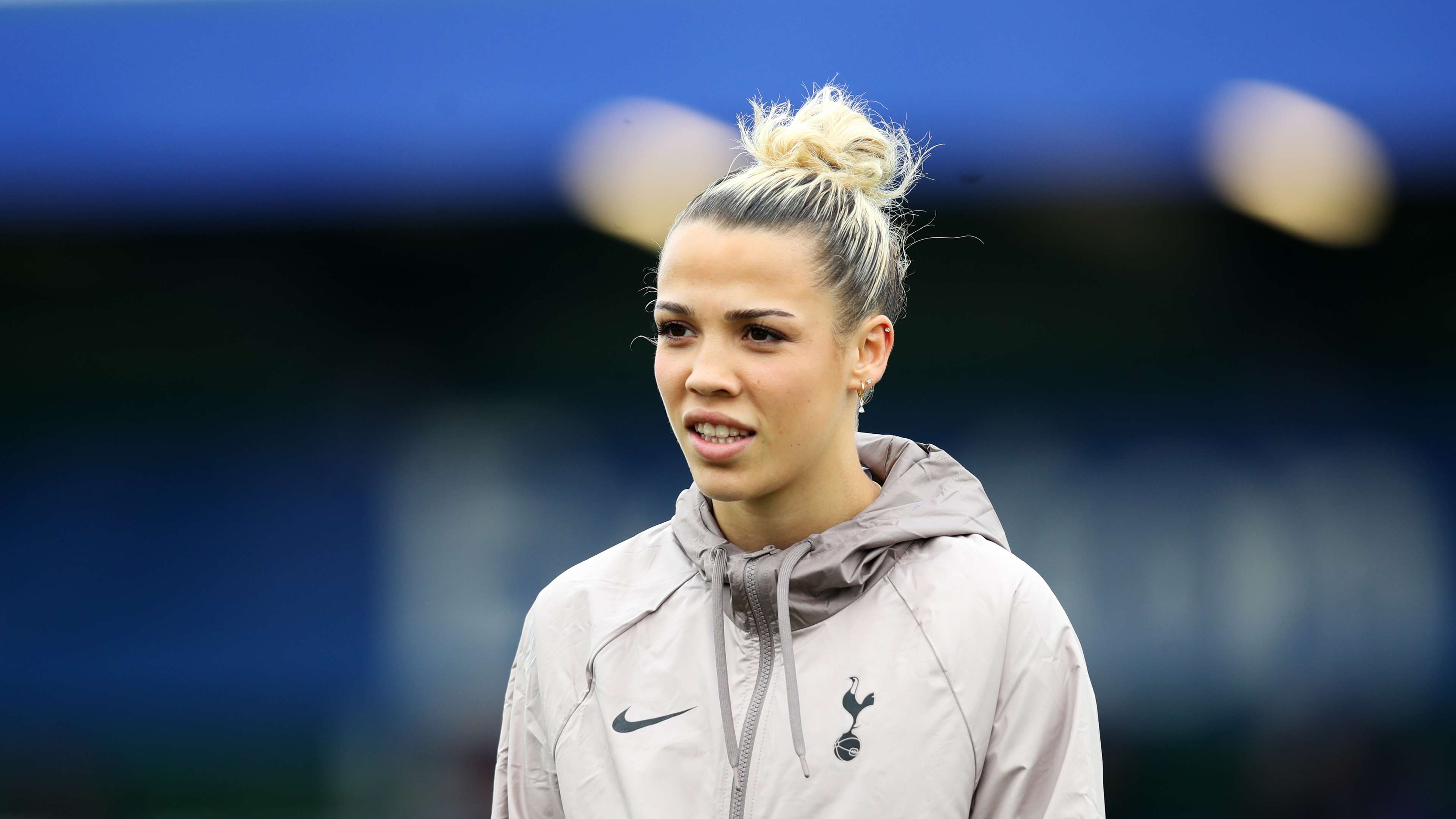 Man Utd sign Bizet from Tottenham in £60k transfer  