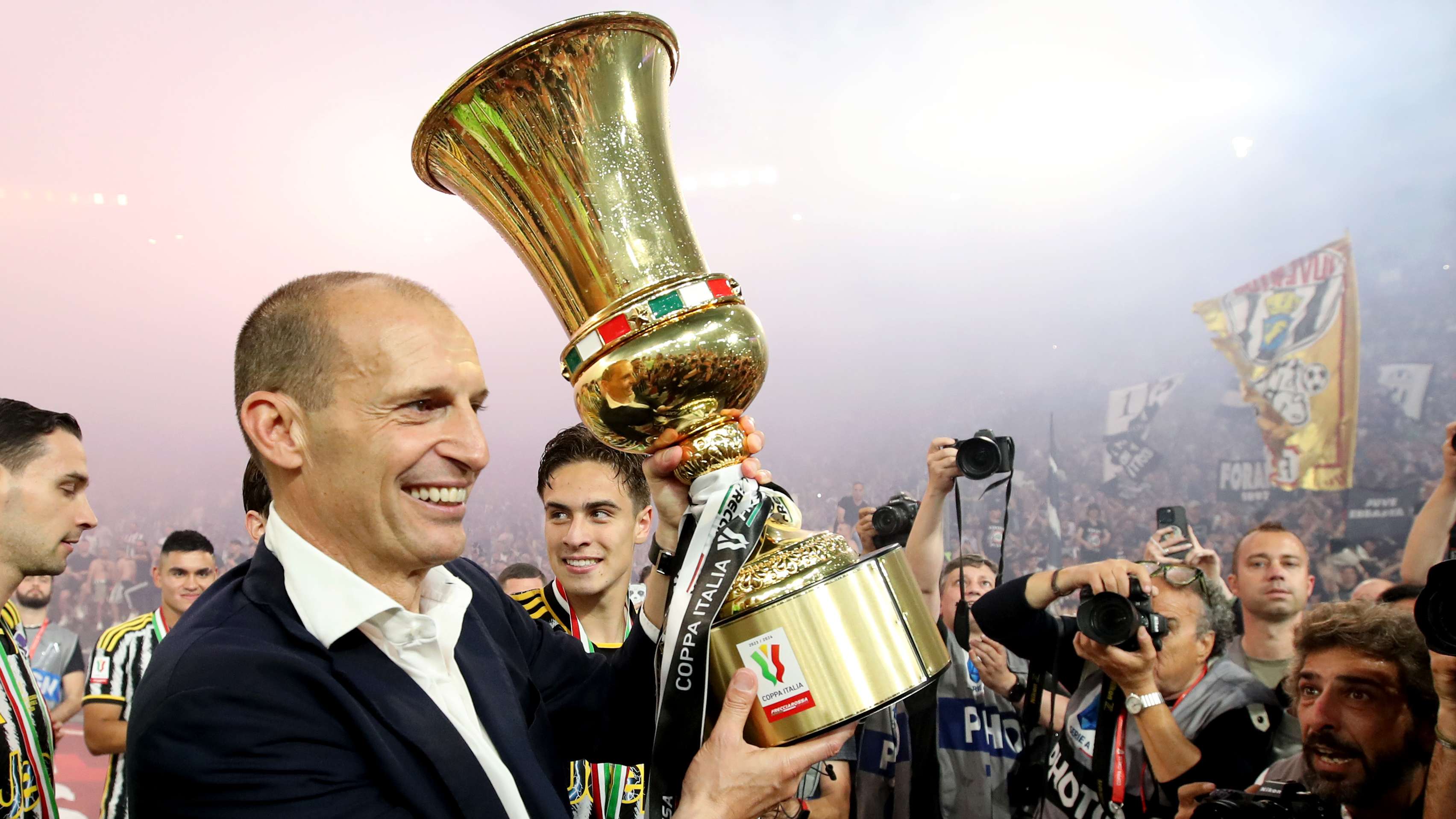 Transfers LIVE: Man Utd line up Allegri to replace Ten Hag  