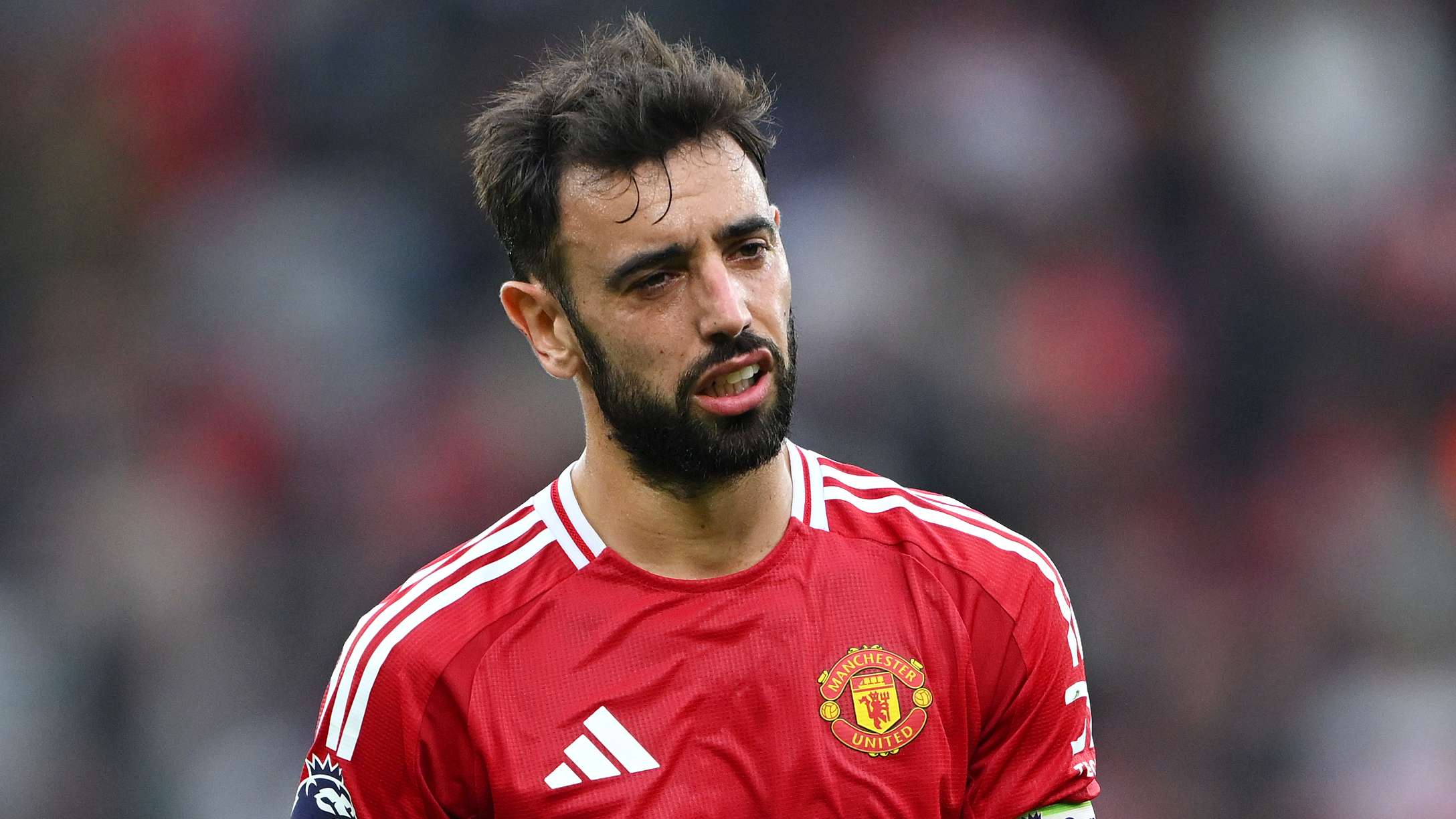 Man Utd captain Fernandes told he's a 'diva' on the pitch  