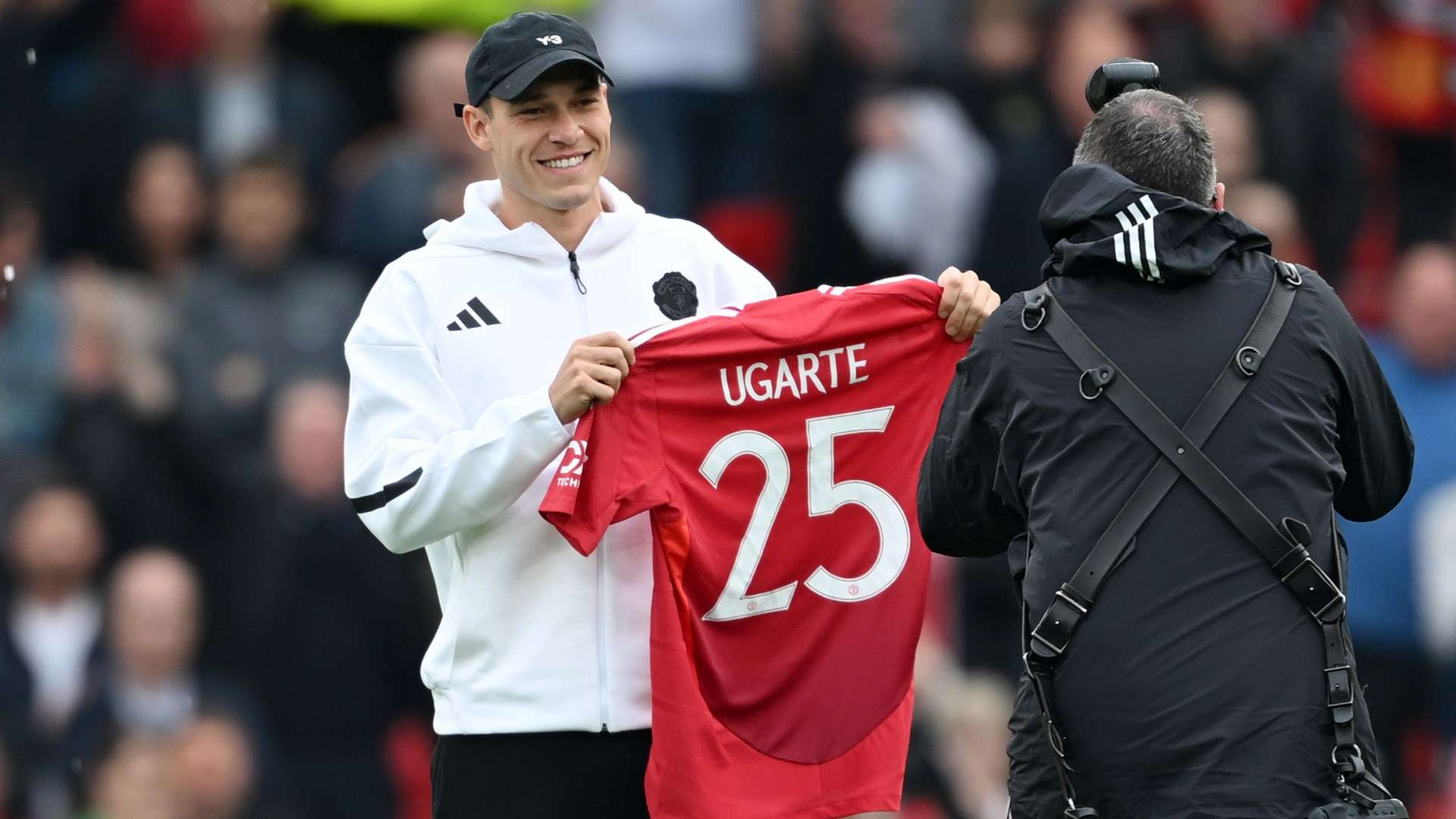 Ugarte vows to bring 'real fans' of Man Utd success  